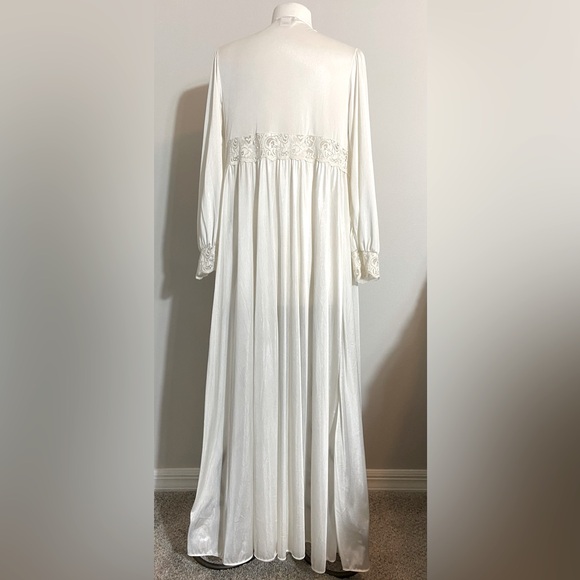 Shadowline Ivory Satin & Lace Button Up Bridal Robe M Medium - Picture 4 of 9